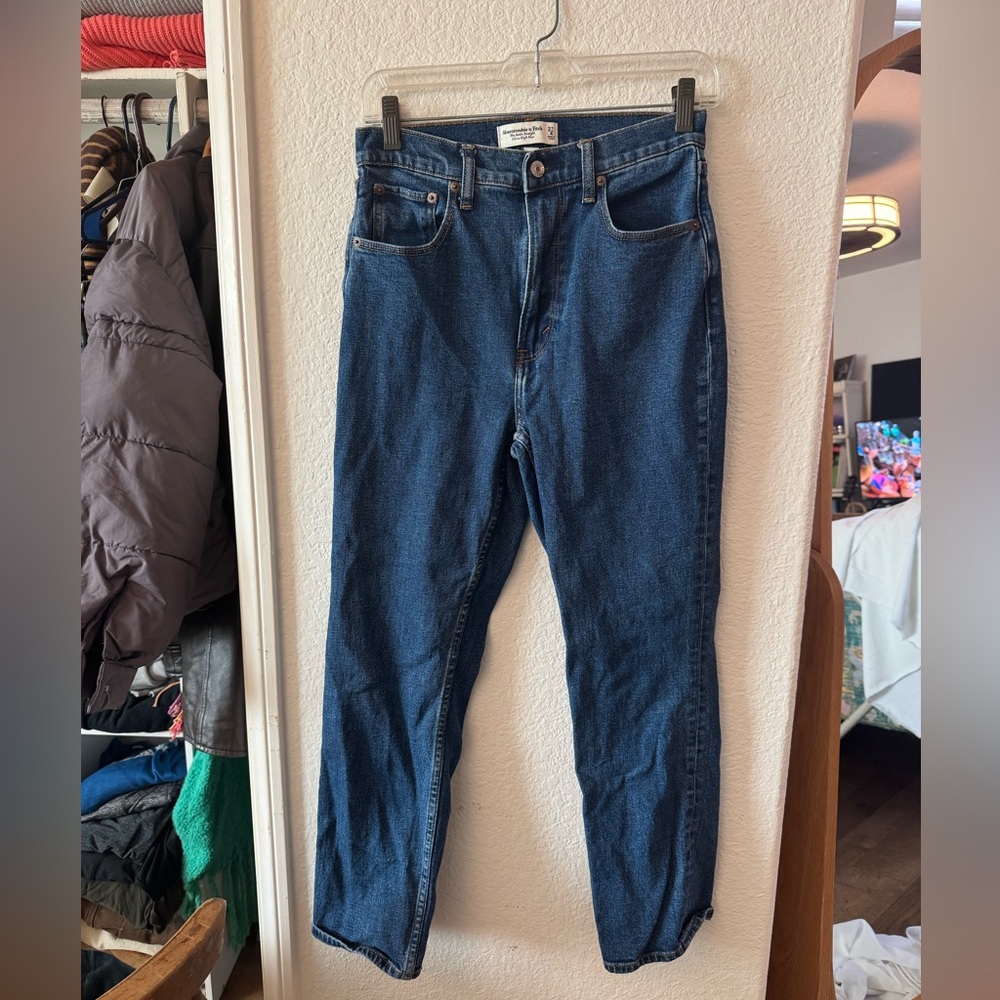 Abercrombie & Fitch The Ankle Straight ultra High Rise 27